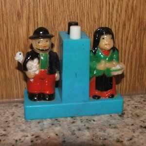 Vintage Amish Salt & Pepper Hard Plastic One Piece (408)